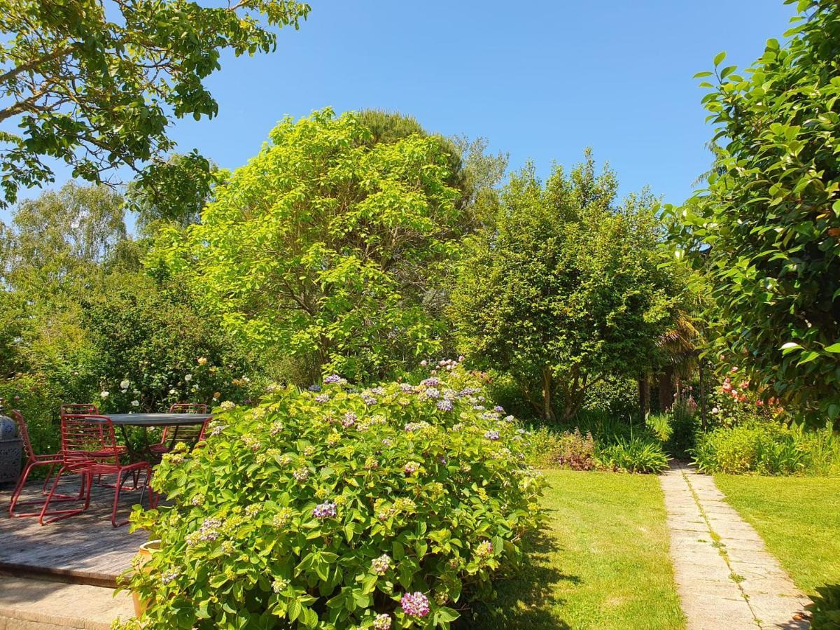 Maison En Pierre Dans Son Nid De Verdure Roz-Landrieux Εξωτερικό φωτογραφία